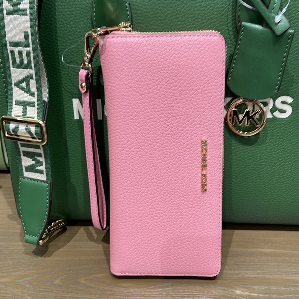 MICHAEL KORS JST 
Leather Continental Wristlet Phone Case Wallet 
Carnation 
NWT - Picture 16 of 16